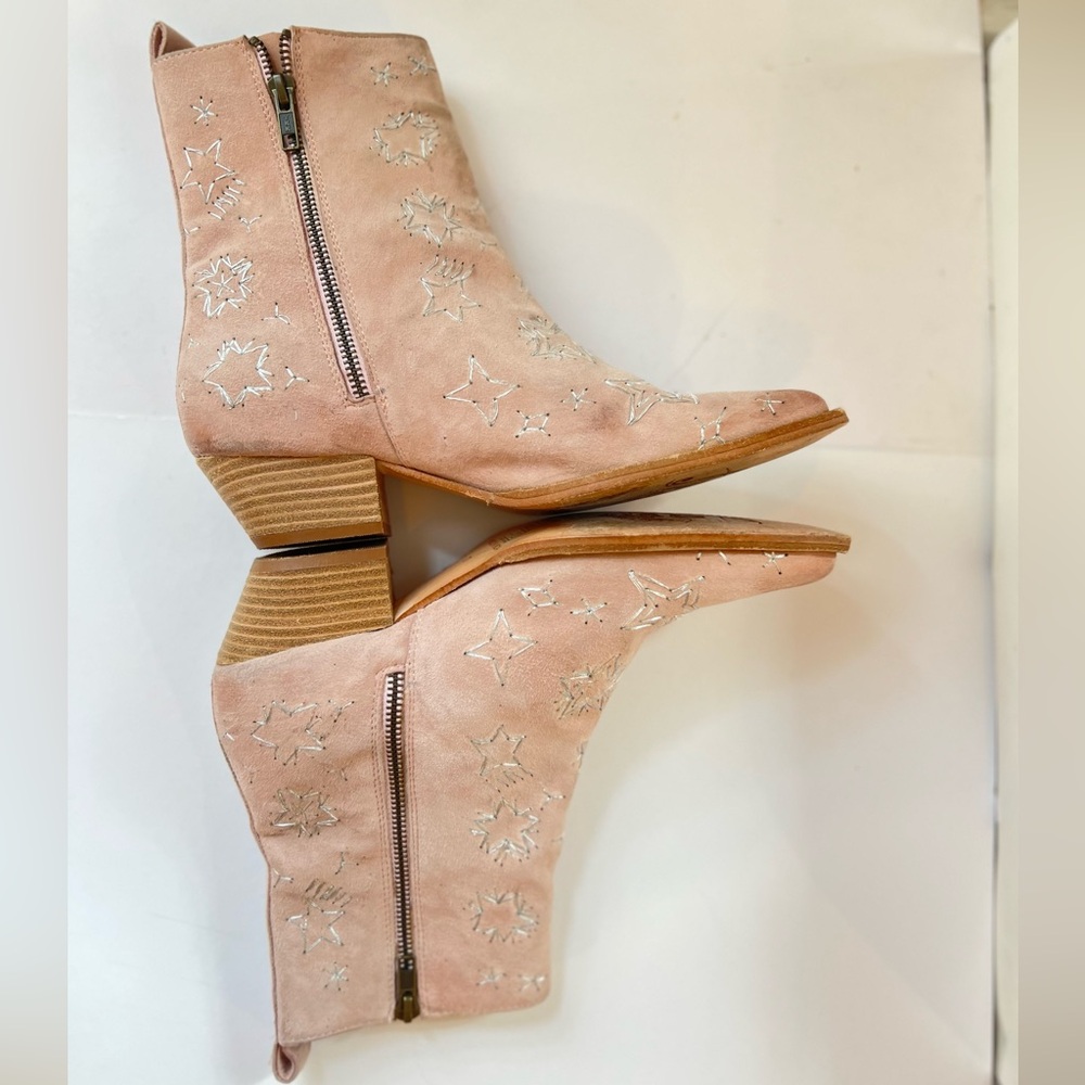 Free People Bowers Pink Suede Embroidered Ankle Boots, NEW - Picture 7 of 13
